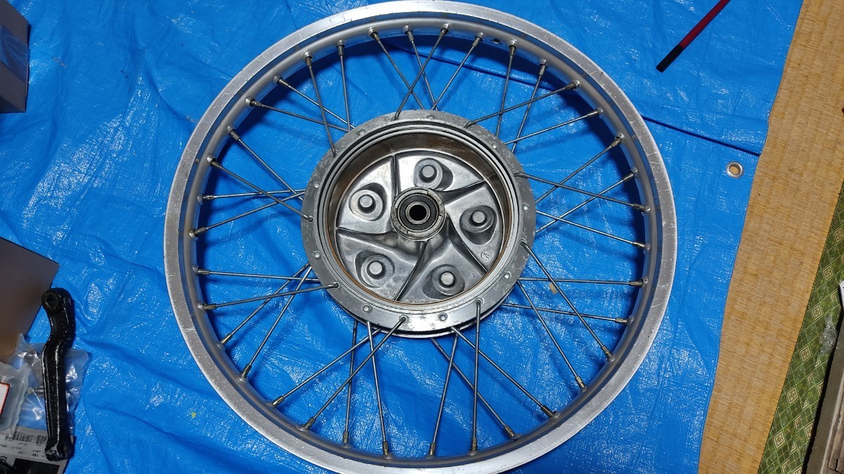 SR400 ・ 1JR フロントホイール(ドラム用 即決あり|ヤマハ用 SR400 ・ 1JR フロントホイール(ドラム用 即決あり|ヤマハ用