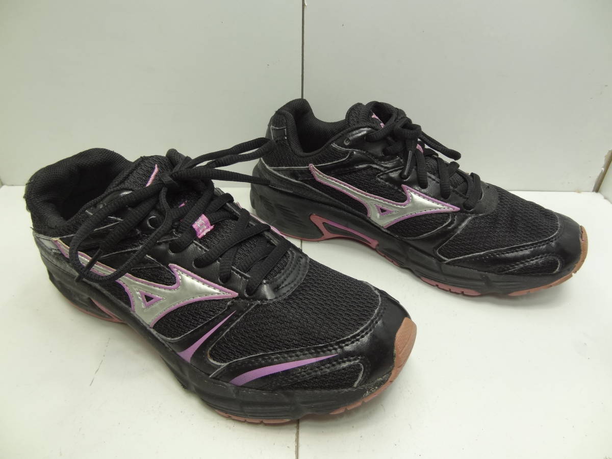 全国送料無料 ミズノ MIZUNO マキシマイザー レディース 黒X紫色 ランニング スニーカーシューズ 靴 22.5cm