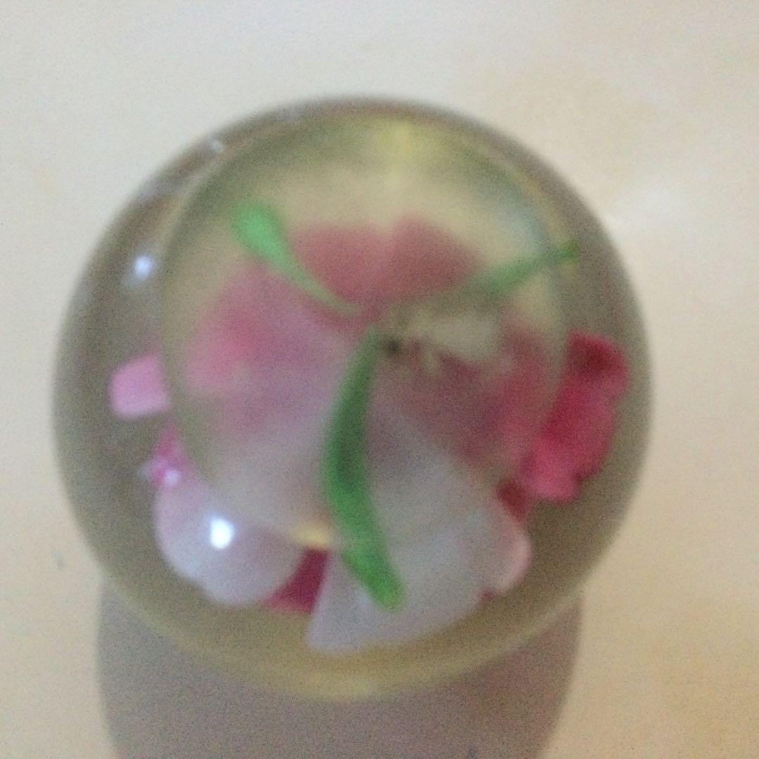 * glass paper weight ( pink flower )