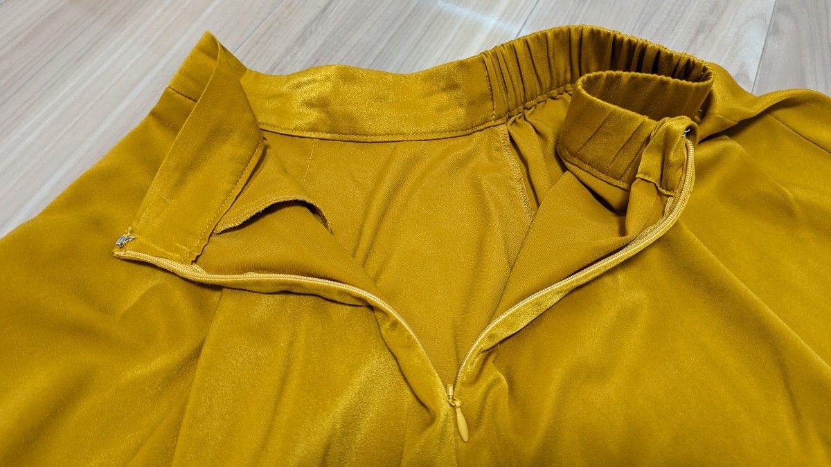 サテンロングスカート ライトゴールド 大人きれい ロング丈スカート