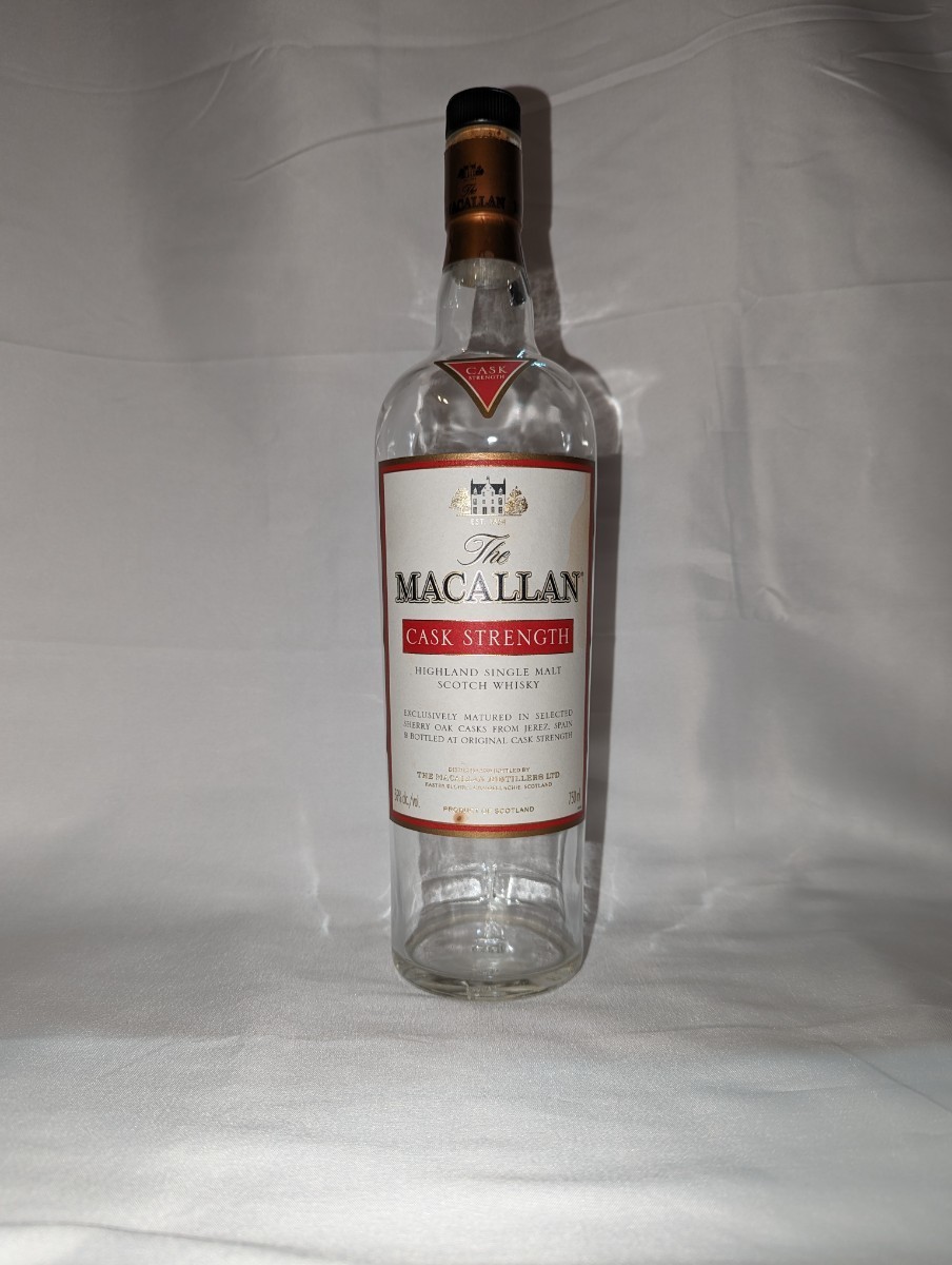 マッカラン カスクストレングス 空瓶　750ml MACALLAN スコッチウイスキー _画像1