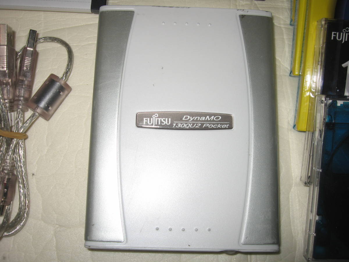 Fujitsu（富士通）1.3GB MO DynaMO 1300U2 Pocket DMO13PT2S バスパワー　おまけMOディスク18枚付き_画像2