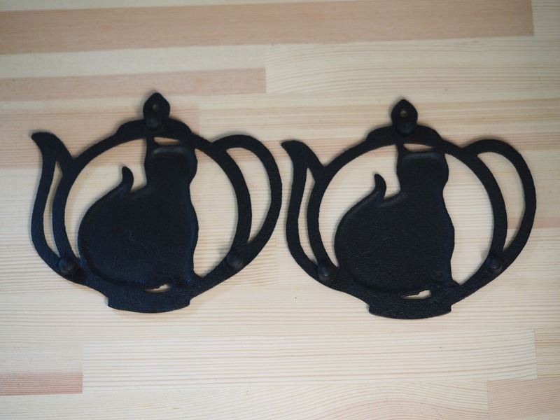 【2枚セット】猫鍋敷き　壺型 黒　黒猫　なべしき　鉄 鉄製　キャンプ アウトドア