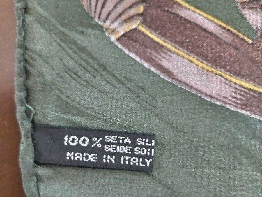 イタリア製　シルクスカーフ