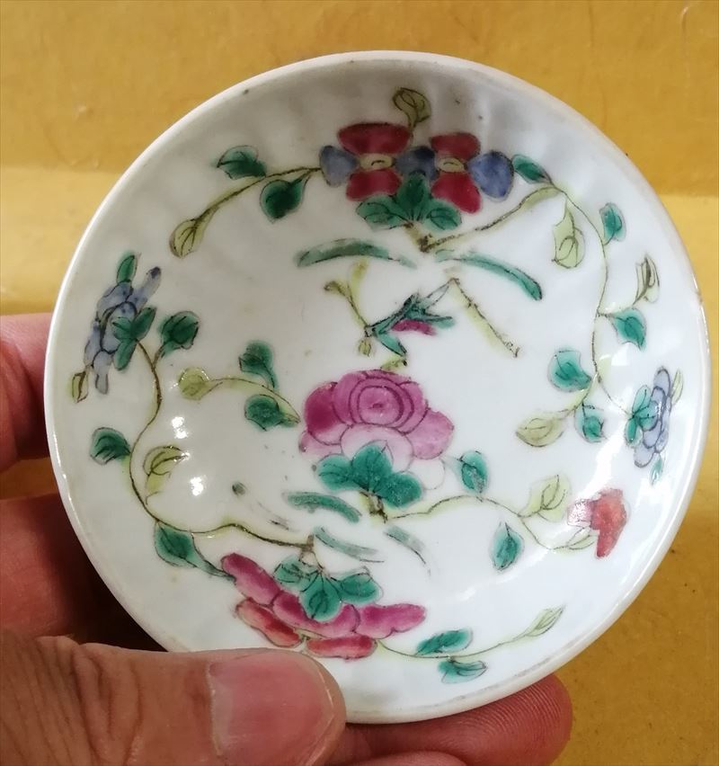 中国清時代 粉彩人物画皿 直径22.7㎝ 東里6-1211☆ 中国清時代 粉彩人物画皿 直径22.7㎝ 東里6-1211☆