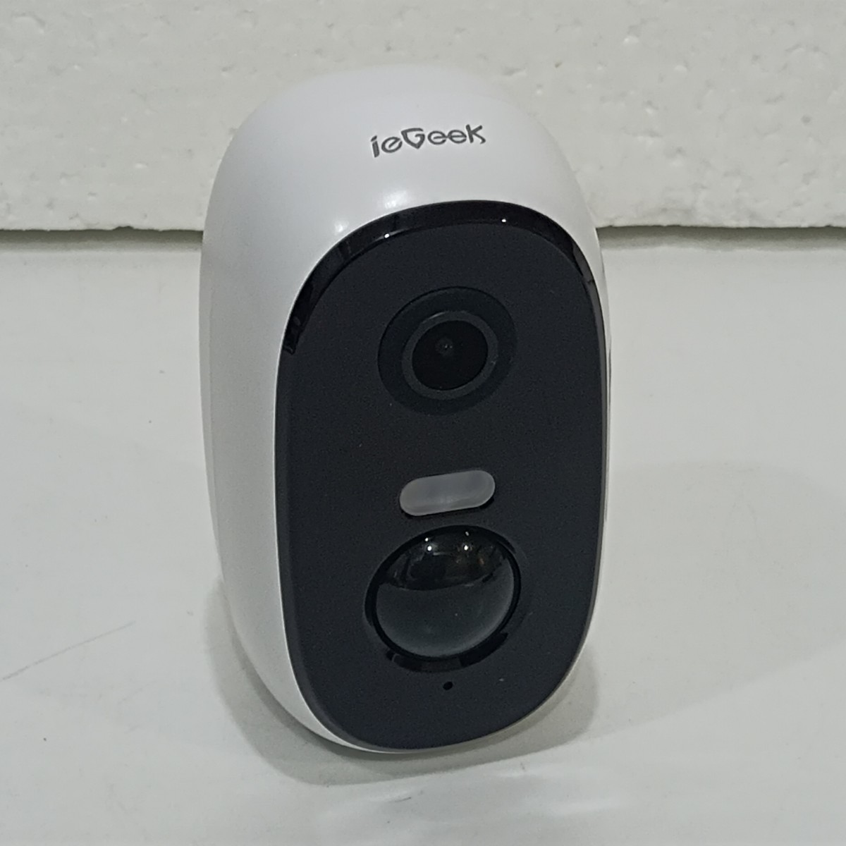 ieGeek security camera outdoors wireless monitoring camera detection distance approximately 10m size :5.75.310.5cm y1101-1