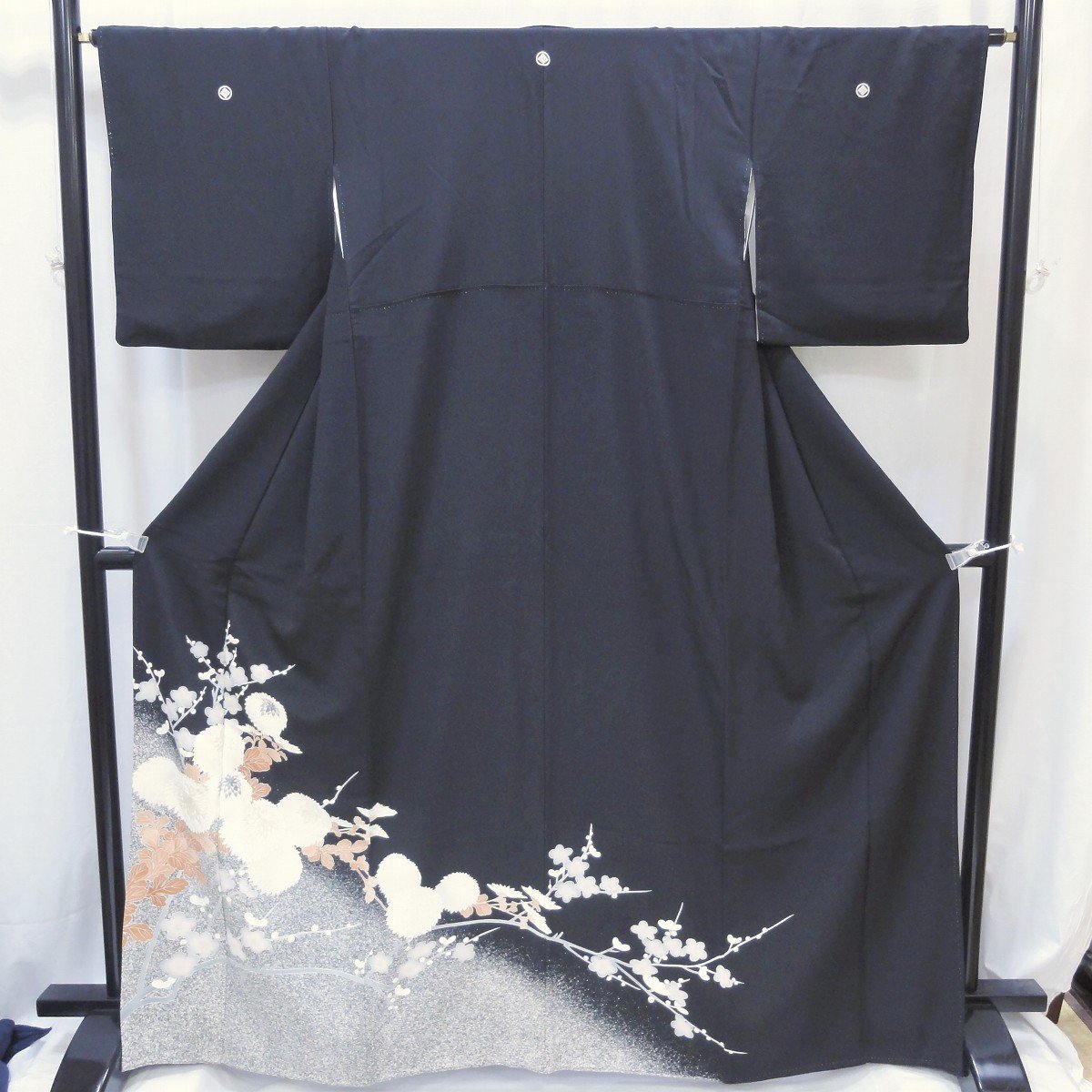 着物・黒留袖・菊・梅・正絹・No.200701-0081・梱包サイズ80