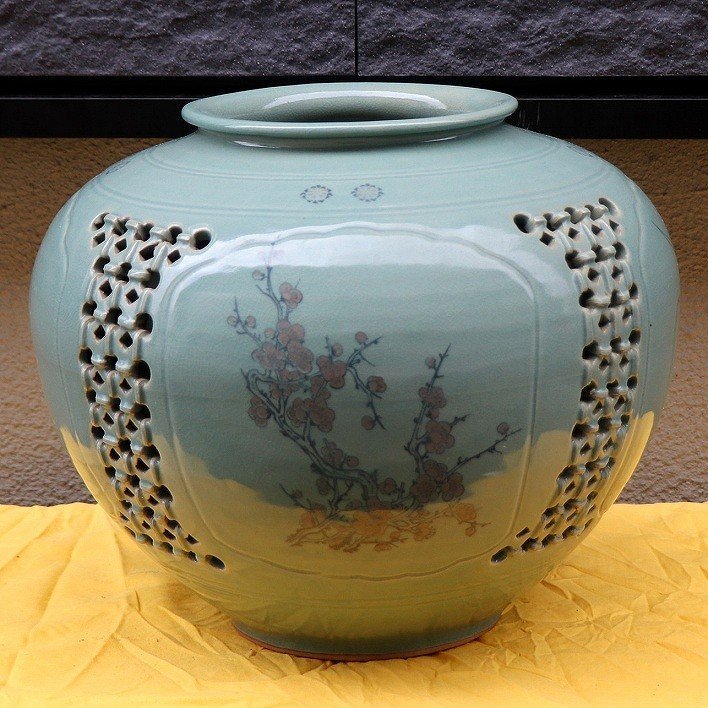 あなたにおすすめの商品 青磁・透かし・飾り壷・花器・No.200708-217・梱包サイズ140 青磁