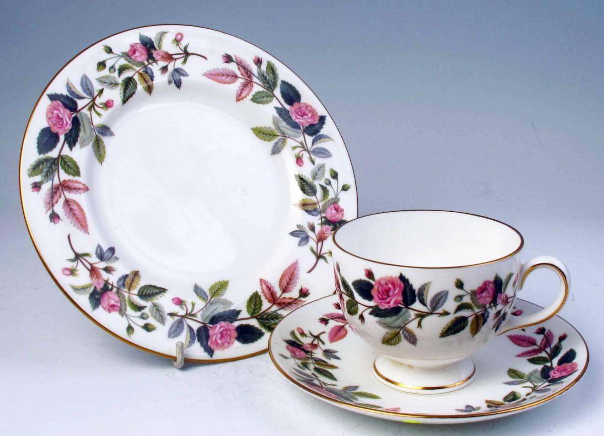 　　ウェジウッド 　　Cup&Saucer&Plate　　= 　Hathaway Rose. 　(1級品)　_画像1