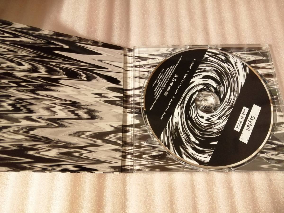 【Ambitions JAPAN Tour会場限定CD】ONE OK ROCK「Skyfall」。_画像3