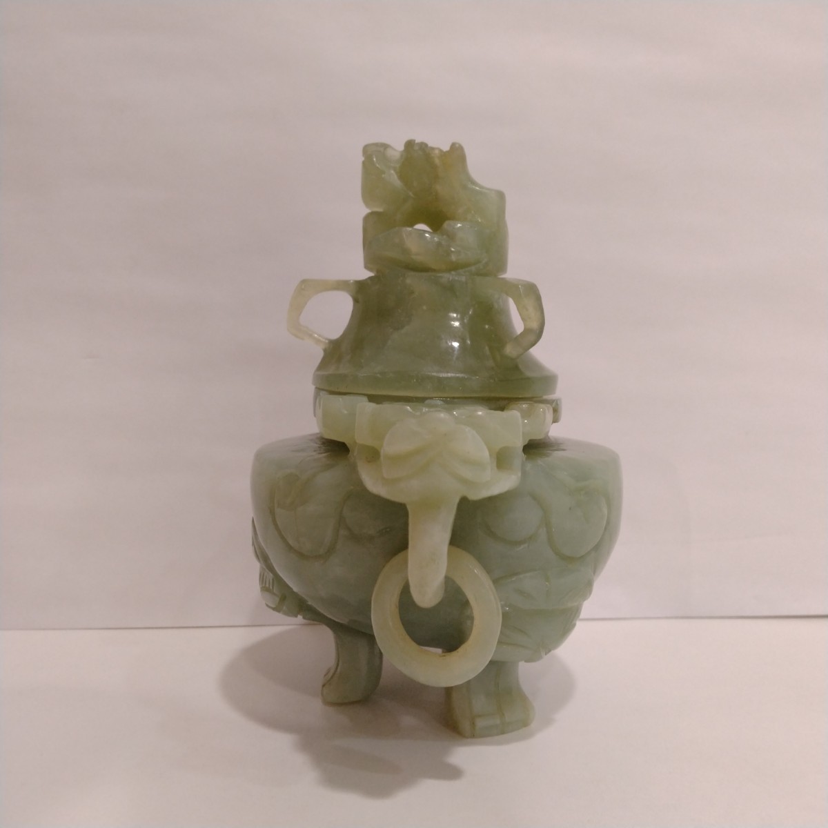M01028　中国美術 　翡翠玉石　香炉 三足獅子 置物 　天然石 　香道具 _画像2