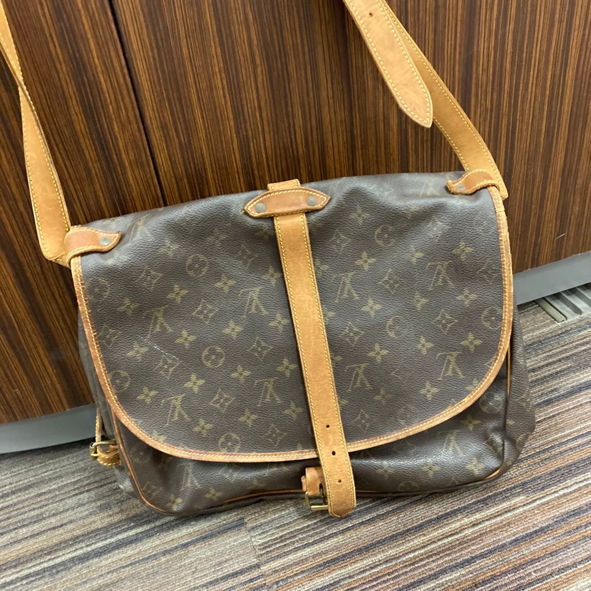 LOUIS VUITTON ルイヴィトン モノグラム ショルダーバッグ ソミュールGM レディース ブランド ファッション 人気