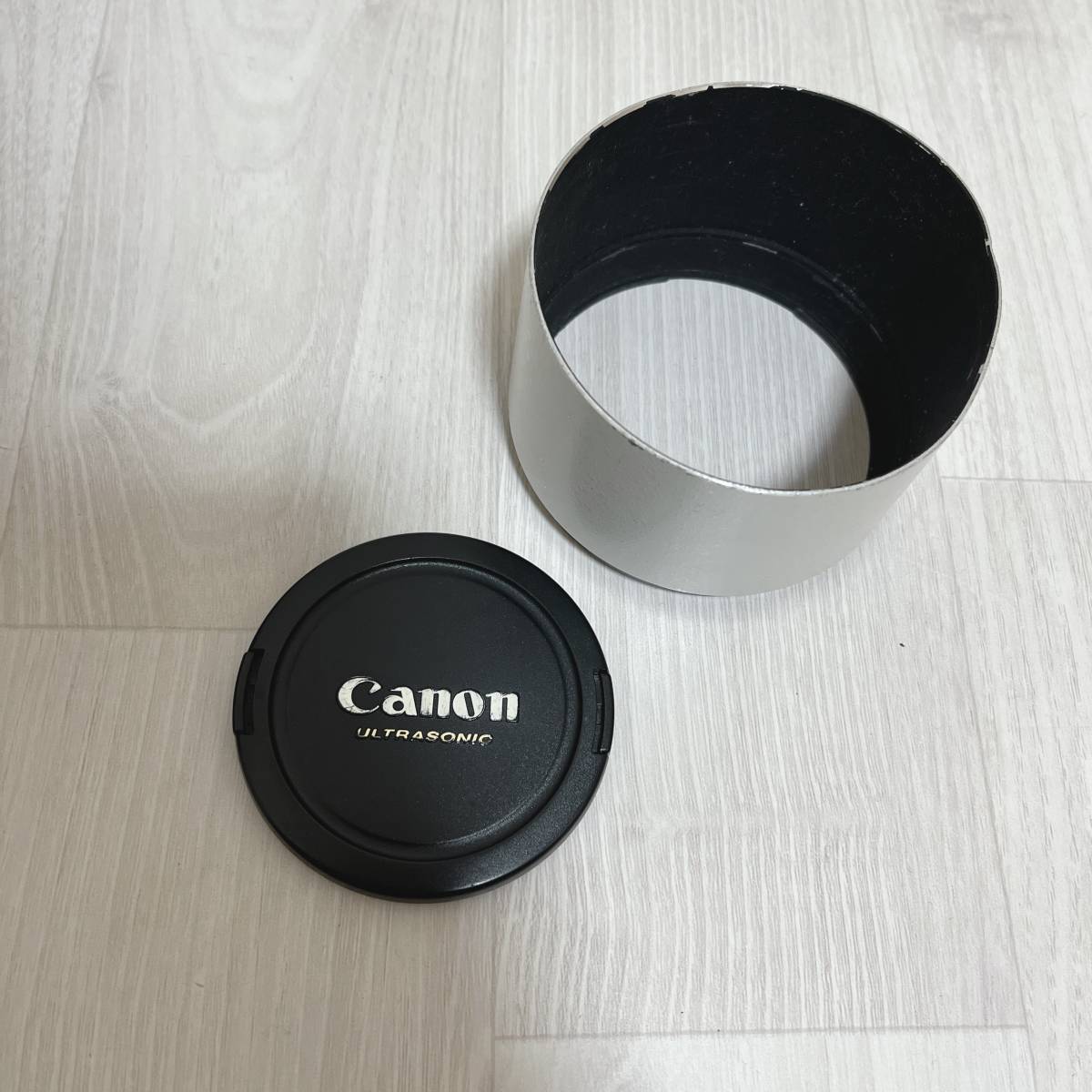Canon ZOOM LENS EF 100-400mm 1:4.5-5.6L IS カメラレンズEF マウント　オートフォーカス　望遠レンズ　収納ケース付
