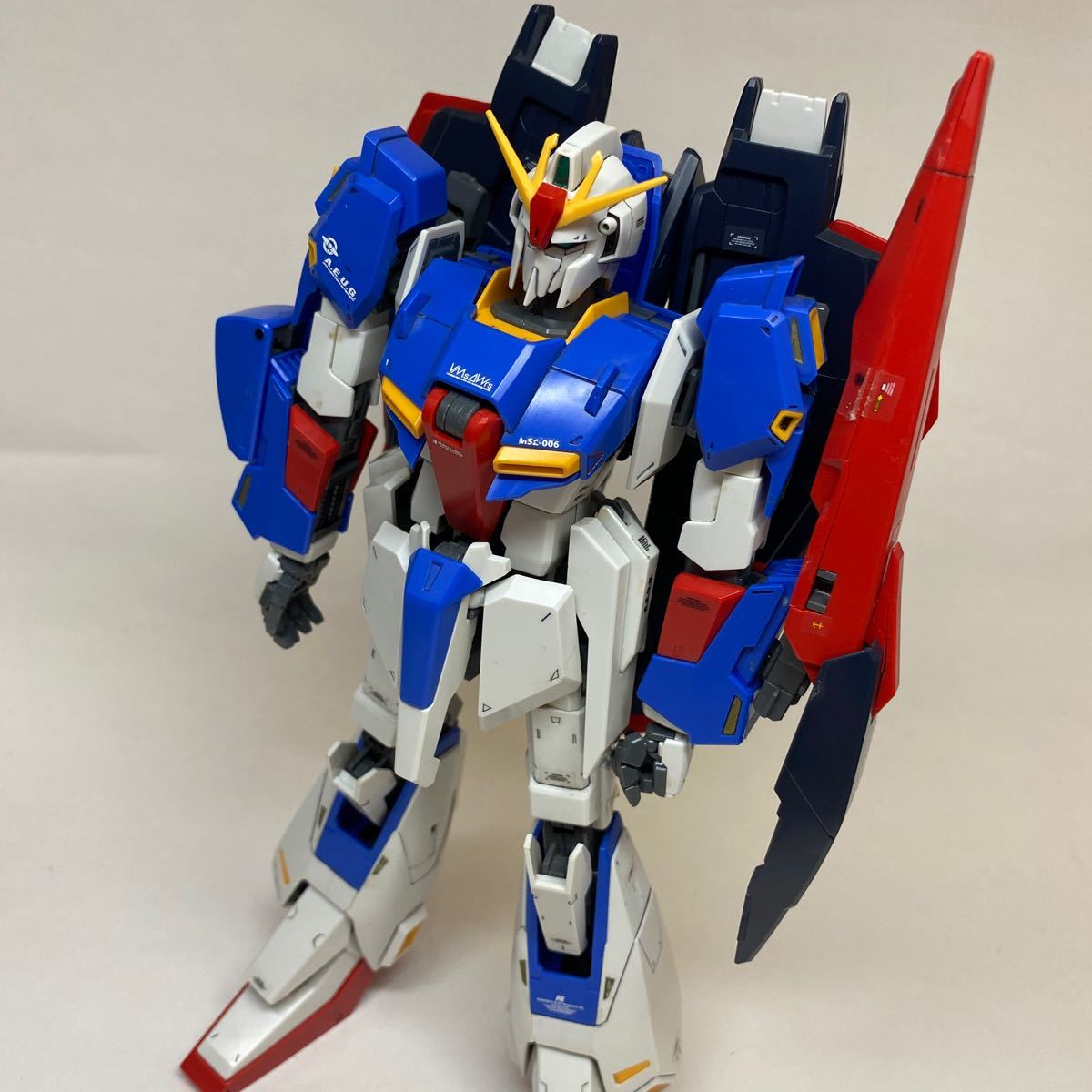 MG 1/100 MSZ-006 Zガンダム Ver.2.0 完成品 ガンダム ガンプラ _画像9