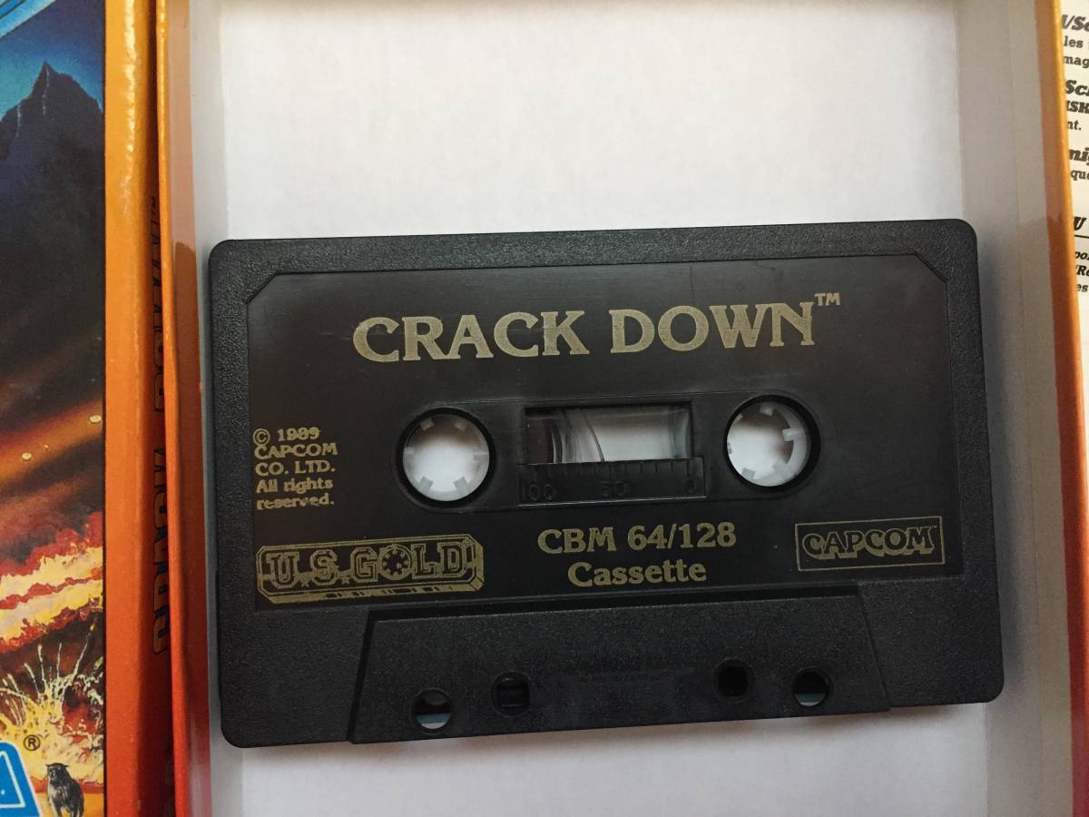 コモドール　クラックダウン　Crack Down　セガ　カセットテープ　箱説付き　レトロゲーム　アクション　PCゲーム　Commodore 64_画像2