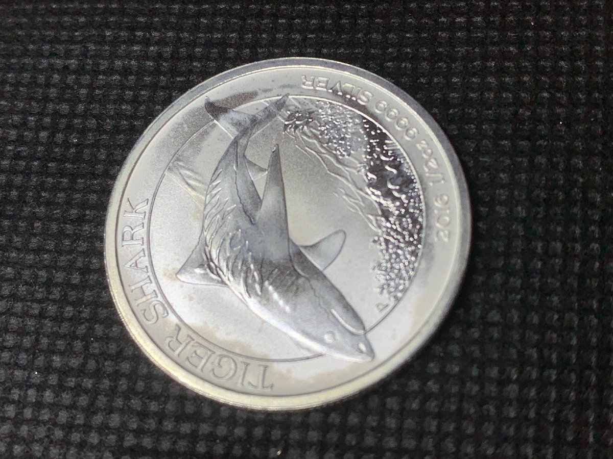 15.55グラム 2016年 (新品) オーストラリア「タイガーシャーク」純銀 1/2オンス 銀貨_画像5
