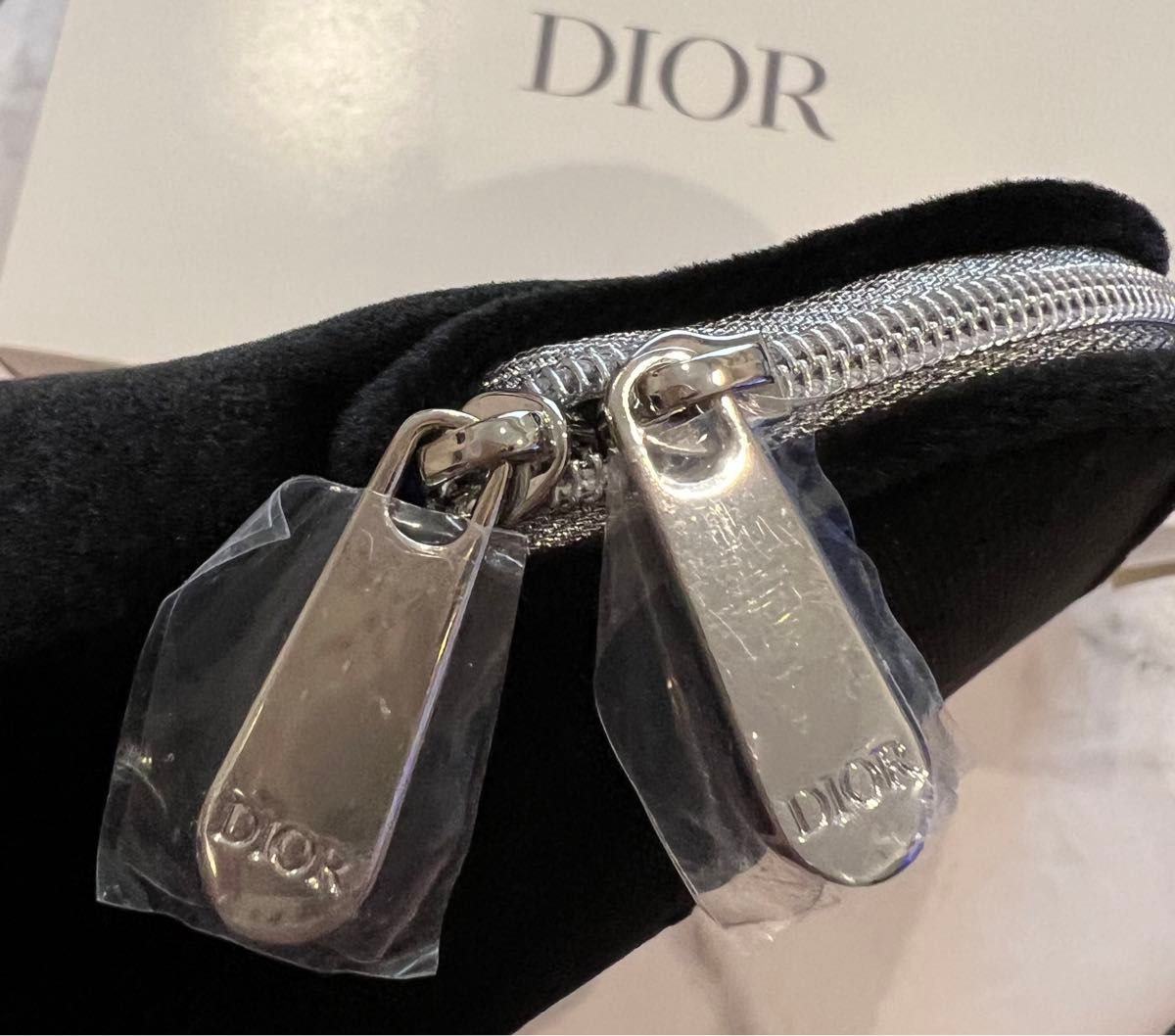 新品ディオール　ノベルティの黒ベルベットポーチ　Dior クリスチャンディオール ブラック