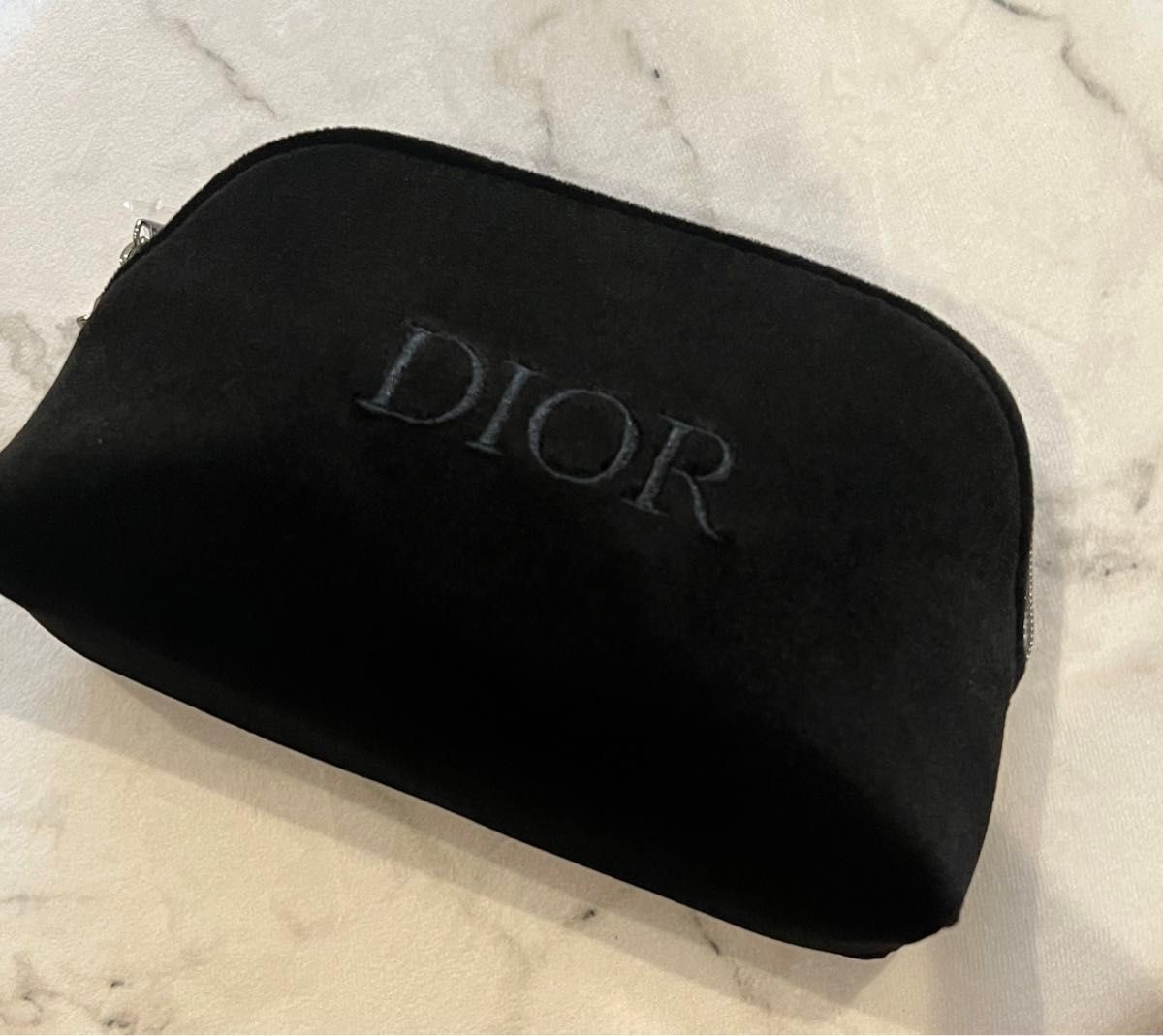 新品ディオール　ノベルティの黒ベルベットポーチ　Dior クリスチャンディオール ブラック