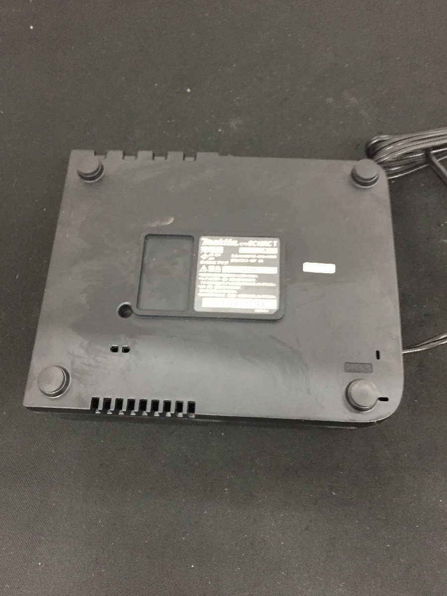 【中古品】makita(マキタ) 7.2v-18v用急速充電器 DC18RC /ITX9MWNE83TC_画像4