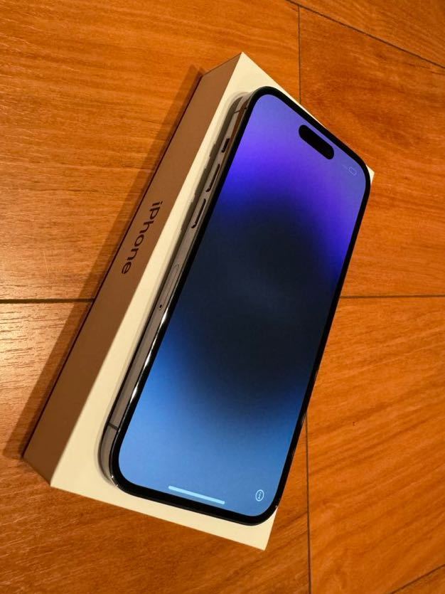 極上美品！！Apple iPhone 14 Pro 256gb ディープパープル SIMフリー版 付属品未使用&オマケ付き！アップルの画像3