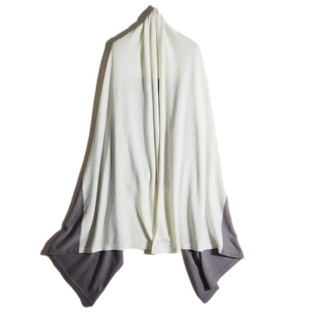 M6261z9　▼MAISON CARREE メゾンカレ▼　CASHMERE BI‐COLOR STOLE カシミヤ バイカラー 大判ストール ホワイト グレー / カシミア 秋冬_画像2