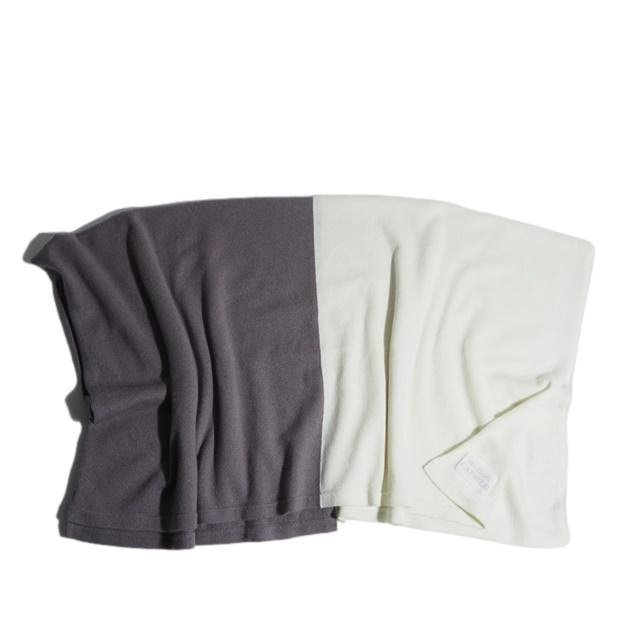 M6261z9　▼MAISON CARREE メゾンカレ▼　CASHMERE BI‐COLOR STOLE カシミヤ バイカラー 大判ストール ホワイト グレー / カシミア 秋冬_画像1