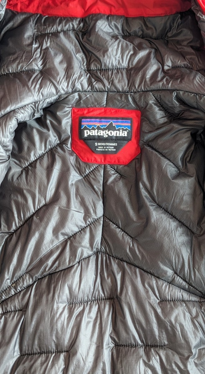 ◆Patagonia　パタゴニア　マイクロパフストームジャケット 84130FA18 レッド　Sサイズ_画像4