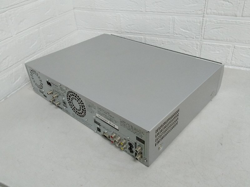 Panasonic パナソニック DMR-XP21V DIGA ディーガ HDD搭載 VHS 一体型 ハイビジョン DVDレコーダー 2007年製_画像2