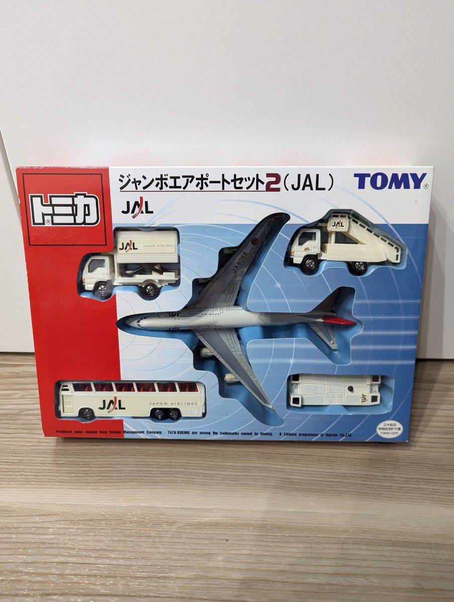 廃盤　中国製　トミカ　ジャンボエアポートセット2（JAL） 