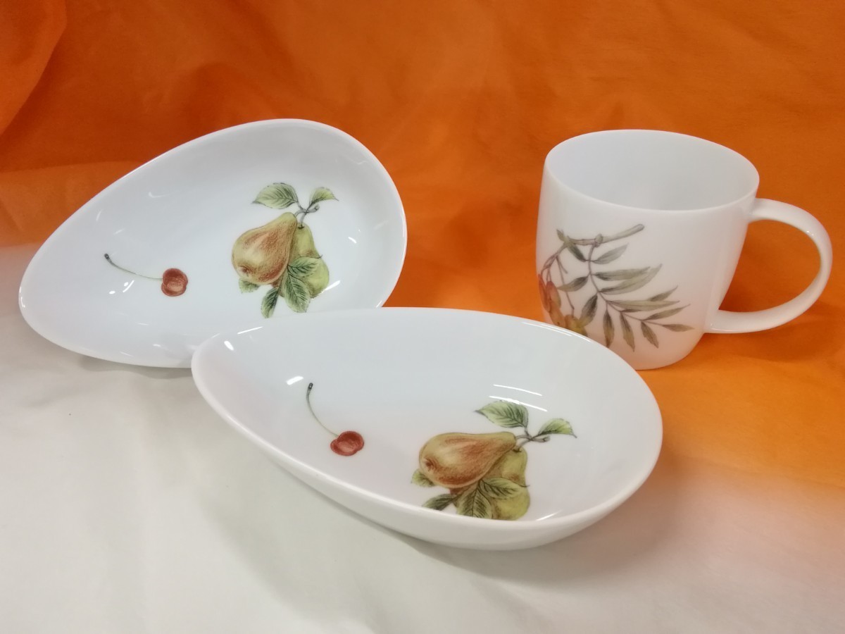 g_t Q844 Noritakeノリタケ fine porcelainファインポーセーレン マグカップ/取り皿 3点 フルーツ柄 洋食器 made in Malaysiaの画像1