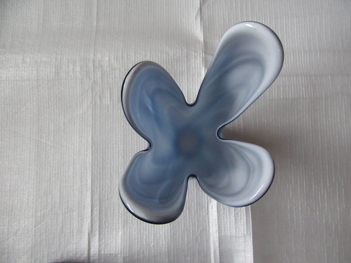  цвет стекло ( оттенок голубого ) деформация 4 квадратная форма ваза высота 34cm б/у 