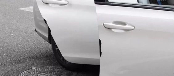 BMW ッジプロテクター　ステッカードア エッジガード ドアガード 保護 傷 凹み 車 傷防止クッションカバー 4個セット_画像3