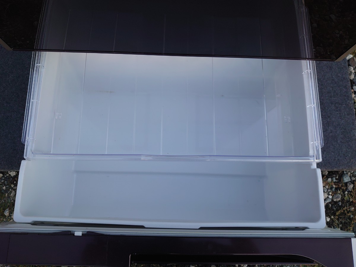 HITACHI　日立　ノンフロン冷凍冷蔵庫　型名：R‐C6200　2013年製品　クリスタルブラウン　6ドア　620L　ツインドア　124㎏_画像10