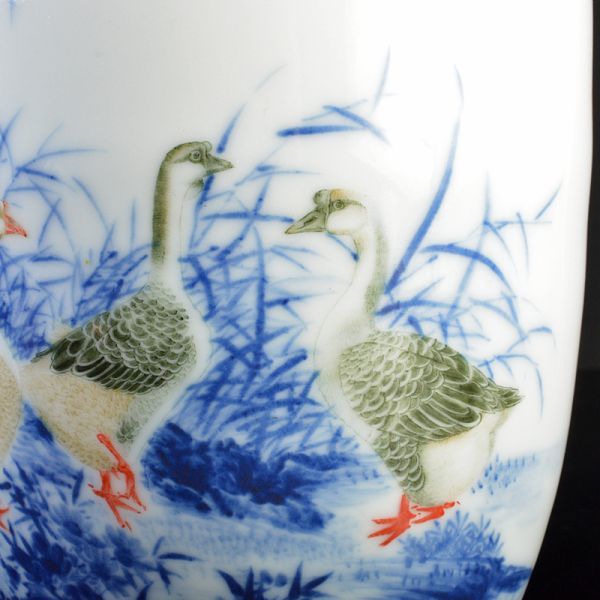 中国美術　人民大會堂江西廳　陶瓷研究所　粉彩　漢詩山水鳥文瓶　古玩　SEWP_画像8