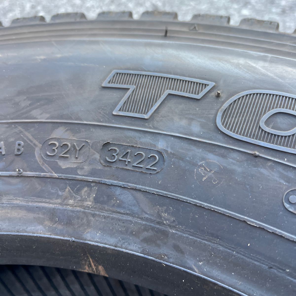 残り溝16ミリ　TOYO M919 255/70R22.5 143/140J 2022年製スタットレスタイヤ2本_画像10