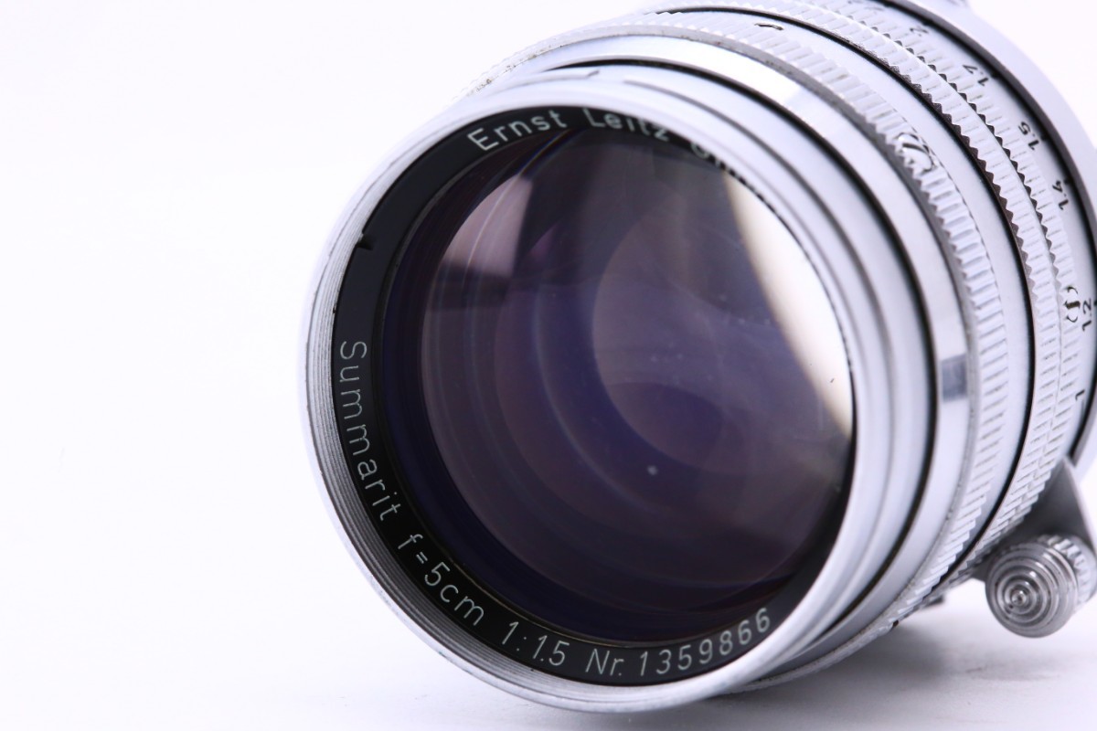 Leica Leica Summarit L50mm F1.5 with a hood . rare M stamp #11805
