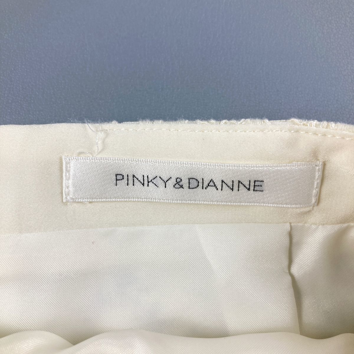 прекрасный товар PINKY&DIANNE Pinky & Diane гонки узкая юбка колени длина задний Zip подкладка есть белый белый размер 38*LC1196