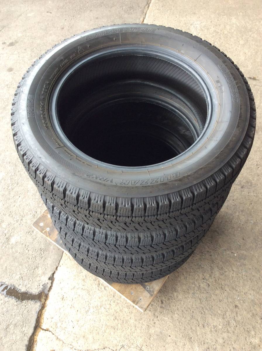 【中古 冬タイヤ 】165/65R14 ブリヂストン製 スタッドレスタイヤ VRX2 4本セットの画像1