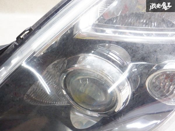 [ last price decline ] Toyota original ZGM10W ZGM15W Isis latter term HID head light headlamp left left side passenger's seat side KOITO 44-72 shelves 2J25