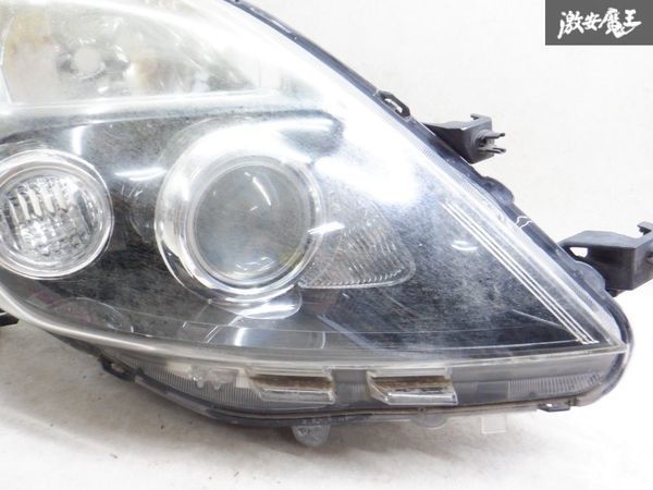 【最終値下】 トヨタ純正 ZGM10W アイシス 後期 HID ヘッドライト ヘッドランプ 右 右側 運転席側 KOITO 44-72 棚2L13_画像3