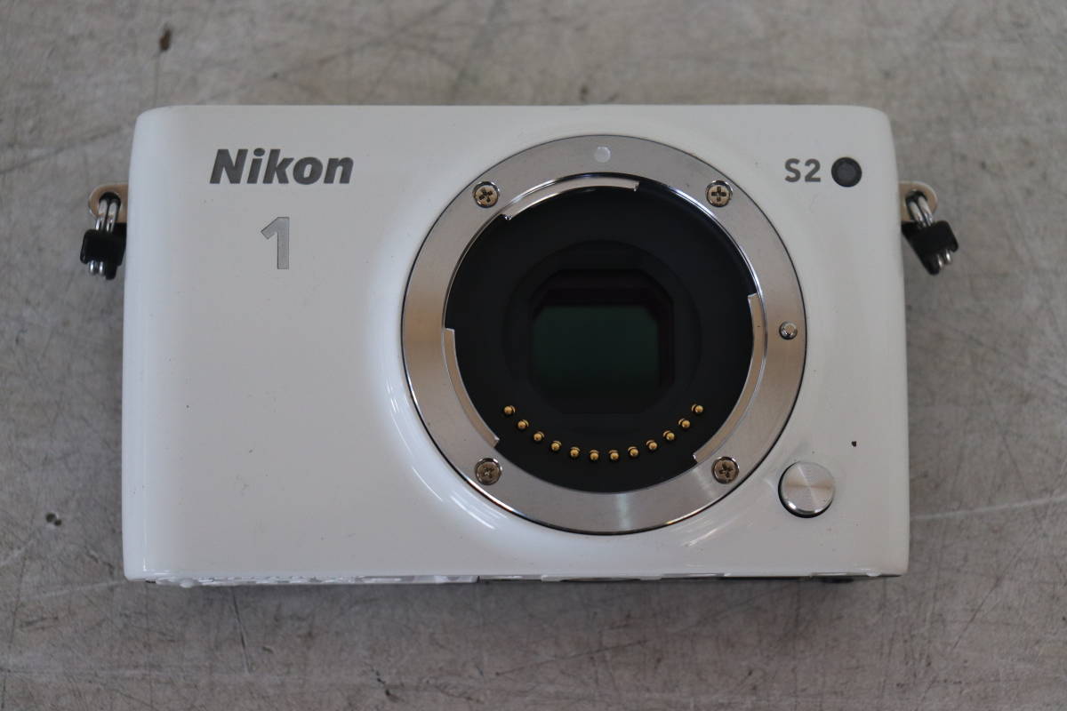 Y06/635 ニコン Nikon 1 S2 ミラーレス 一眼 カメラ ボディのみ 動作未確認 現状品_画像2