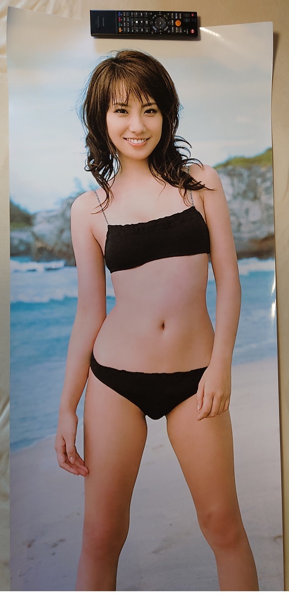 山本梓　ポスター（中古）送料無料_画像1