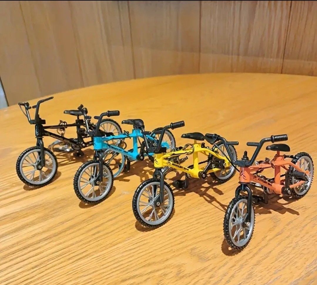 サイクリング好きな方！お部屋のインテリアにも☆自転車 キーホルダー プレゼント