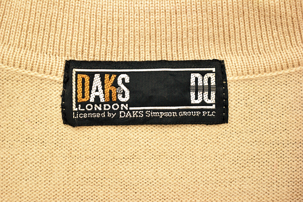 Y-7059★送料無料★DAKS LONDON ダックス ロンドン★レディース 日本製 ベージュ色 豪華な金ボタン 襟付き ニット セーター Ｌ_画像7