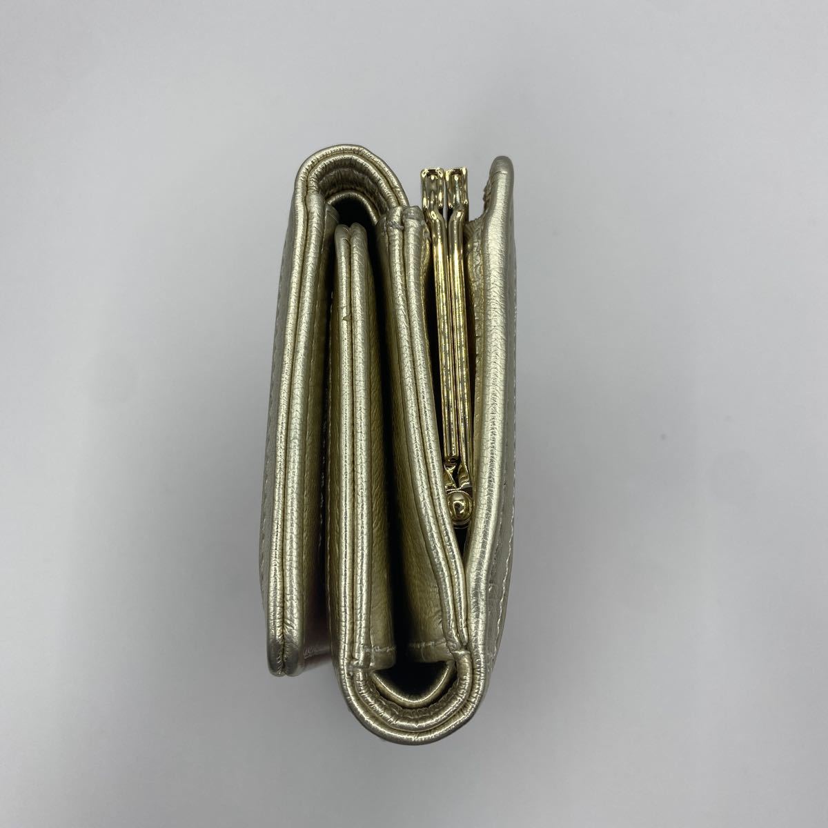 新品 Vivienne Westwood(ヴィヴィアンウエストウッド)/三つ折り 新品 Vivienne Westwood(ヴィヴィアンウエストウッド)/三つ折り