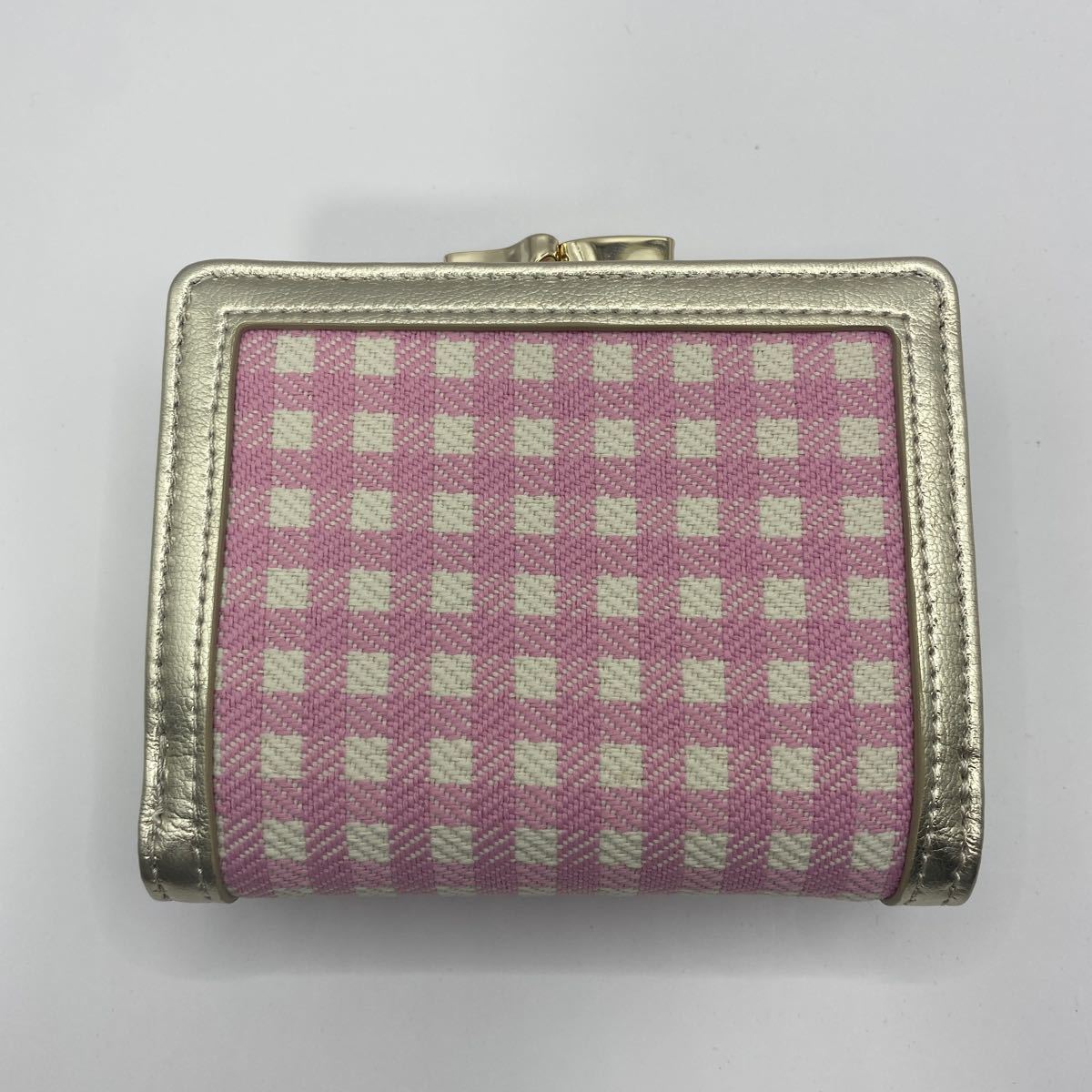 新品 Vivienne Westwood(ヴィヴィアンウエストウッド)/三つ折り 新品 Vivienne Westwood(ヴィヴィアンウエストウッド)/三つ折り