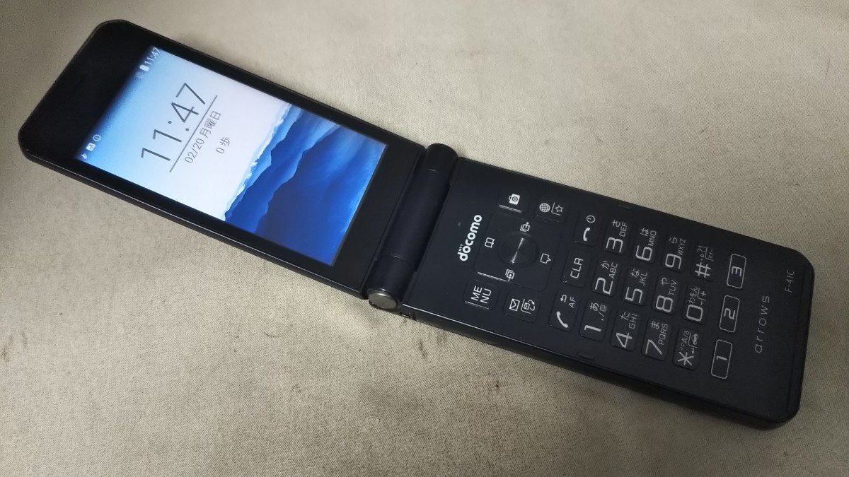 DG4935 docomo SIMフリー ARROWSケータイ F-41C FUJITSU 4Gガラホ 簡易確認＆簡易清掃＆初期化OK 判定○ WebにてSIMロック解除手続受付済み_画像2