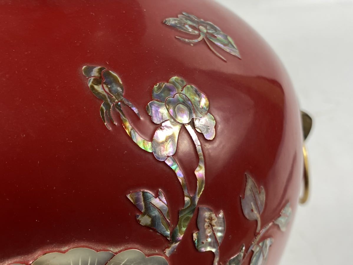 【福蔵】韓国 花瓶 漆器 象嵌 螺鈿細工 赤 高さ33.7cm_画像9