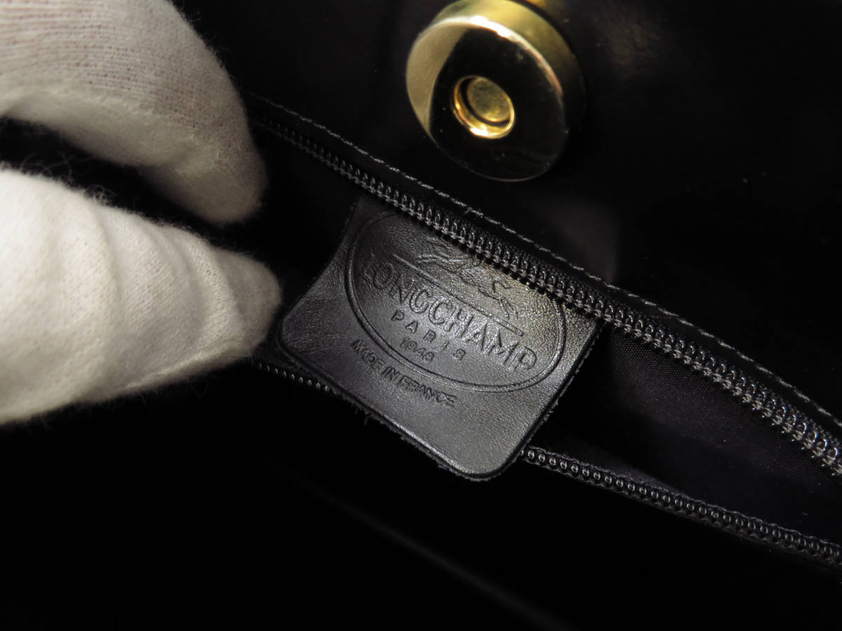 15153 美品 LONGCHAMP ロンシャン ロゴマーク入り 本革 レザー ロゴ型押し ハンドバッグ ミニバッグ 鞄 黒 ブラック レディース フランス製_画像8
