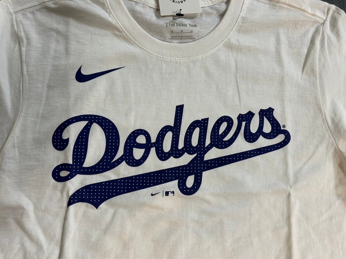 ドジャース　MLB公式品 　ナイキ製　大谷翔平　Ｔシャツ　ホームカラーの白　Ｍサイズ　普通の男性着られます。_画像5